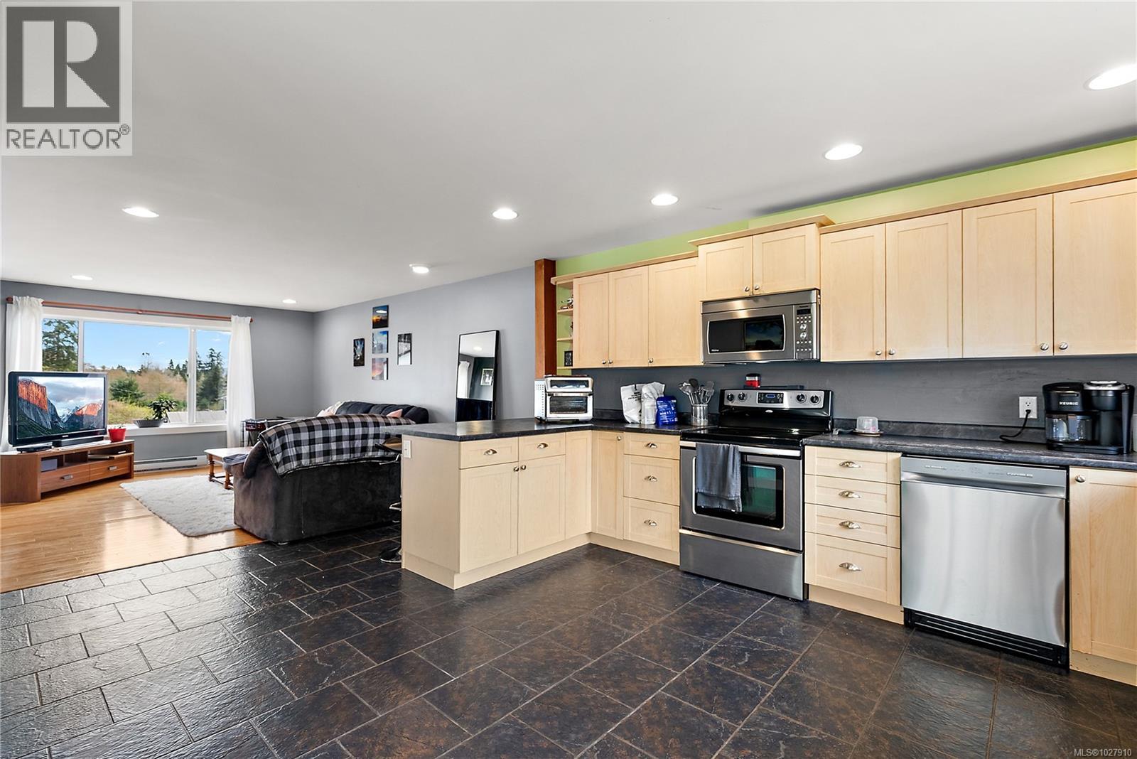 #105 7091 Grant Rd W - 16