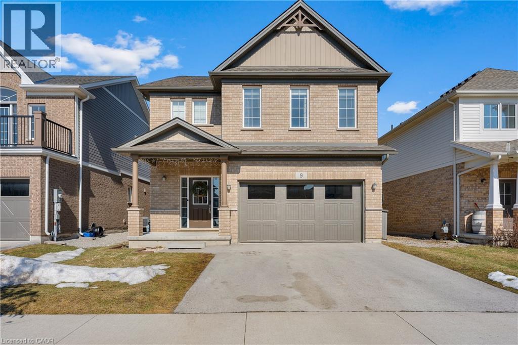 9 MARISSA Street, Fonthill, Ontario, L3B5N5 — Photo 2