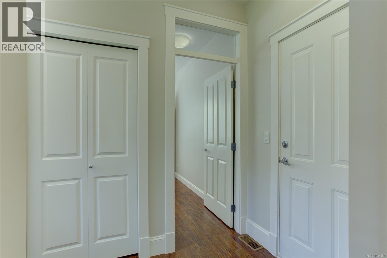 #6 3110 Cook St - 21