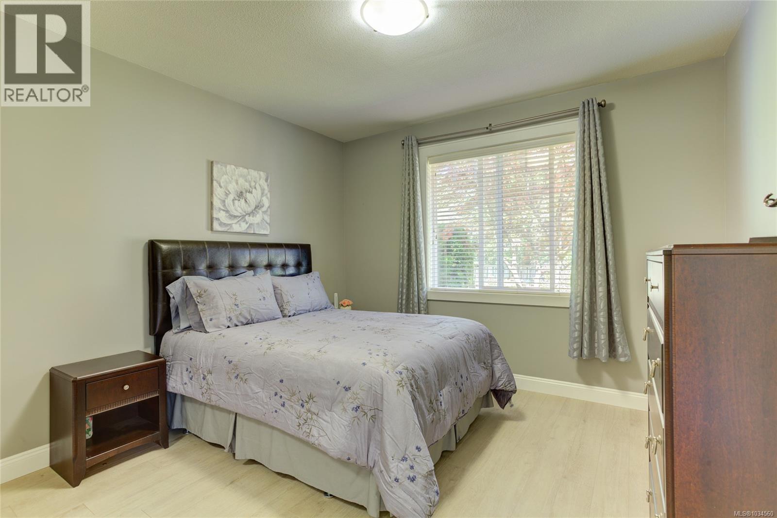 #6 3110 Cook St - 24