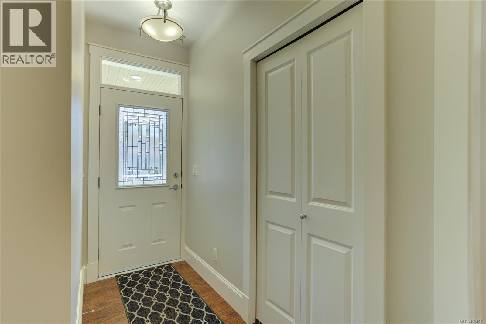 #6 3110 Cook St - 6