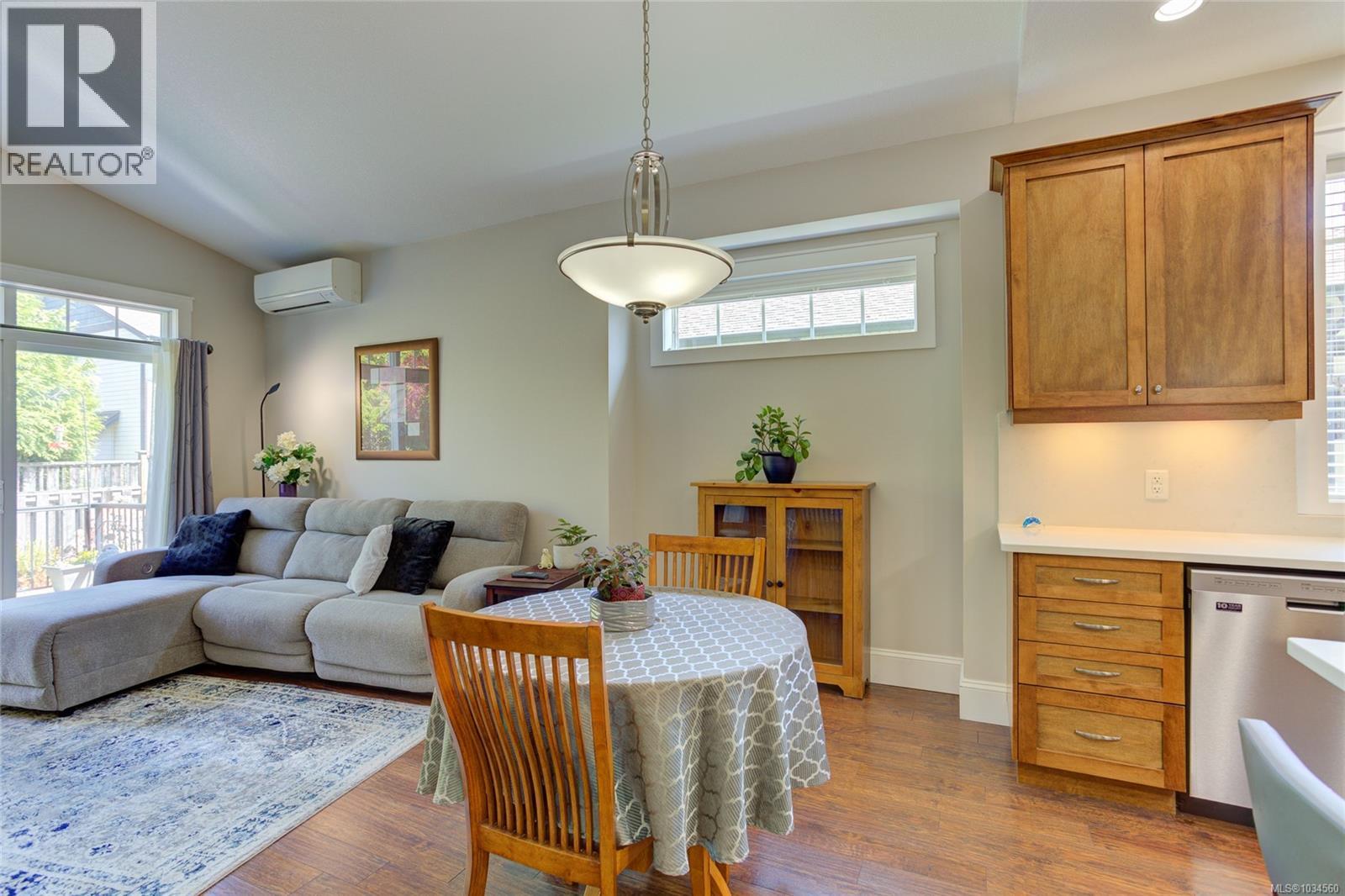 #6 3110 Cook St - 12