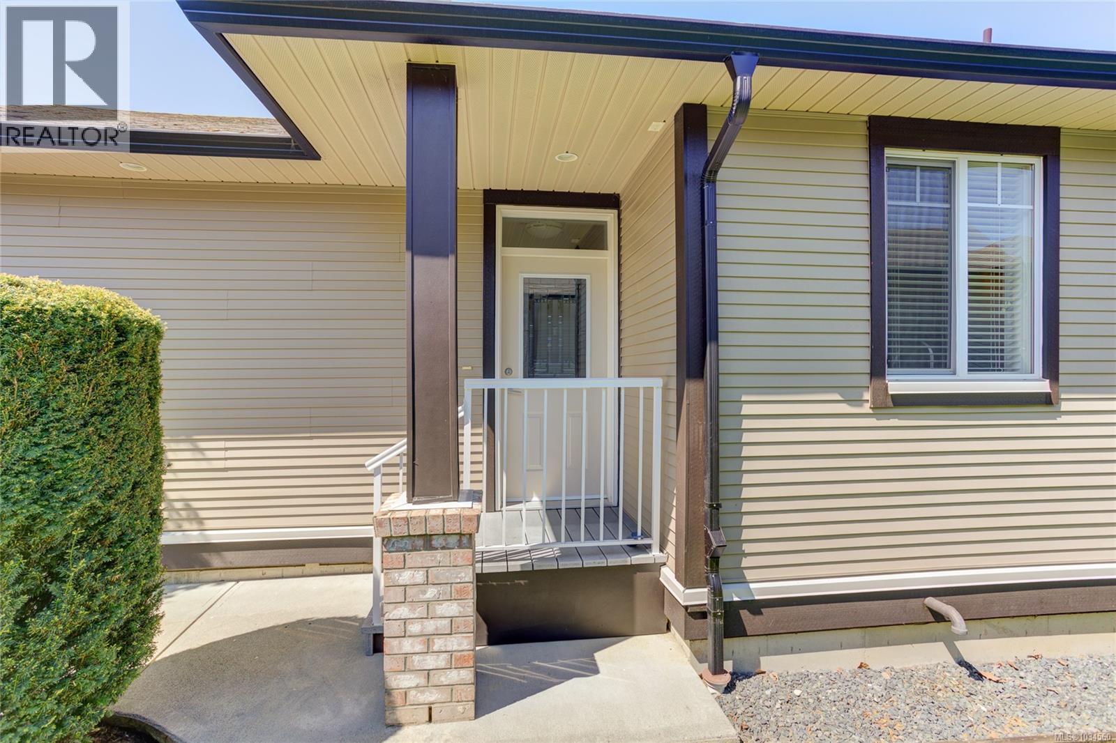 #6 3110 Cook St - 5