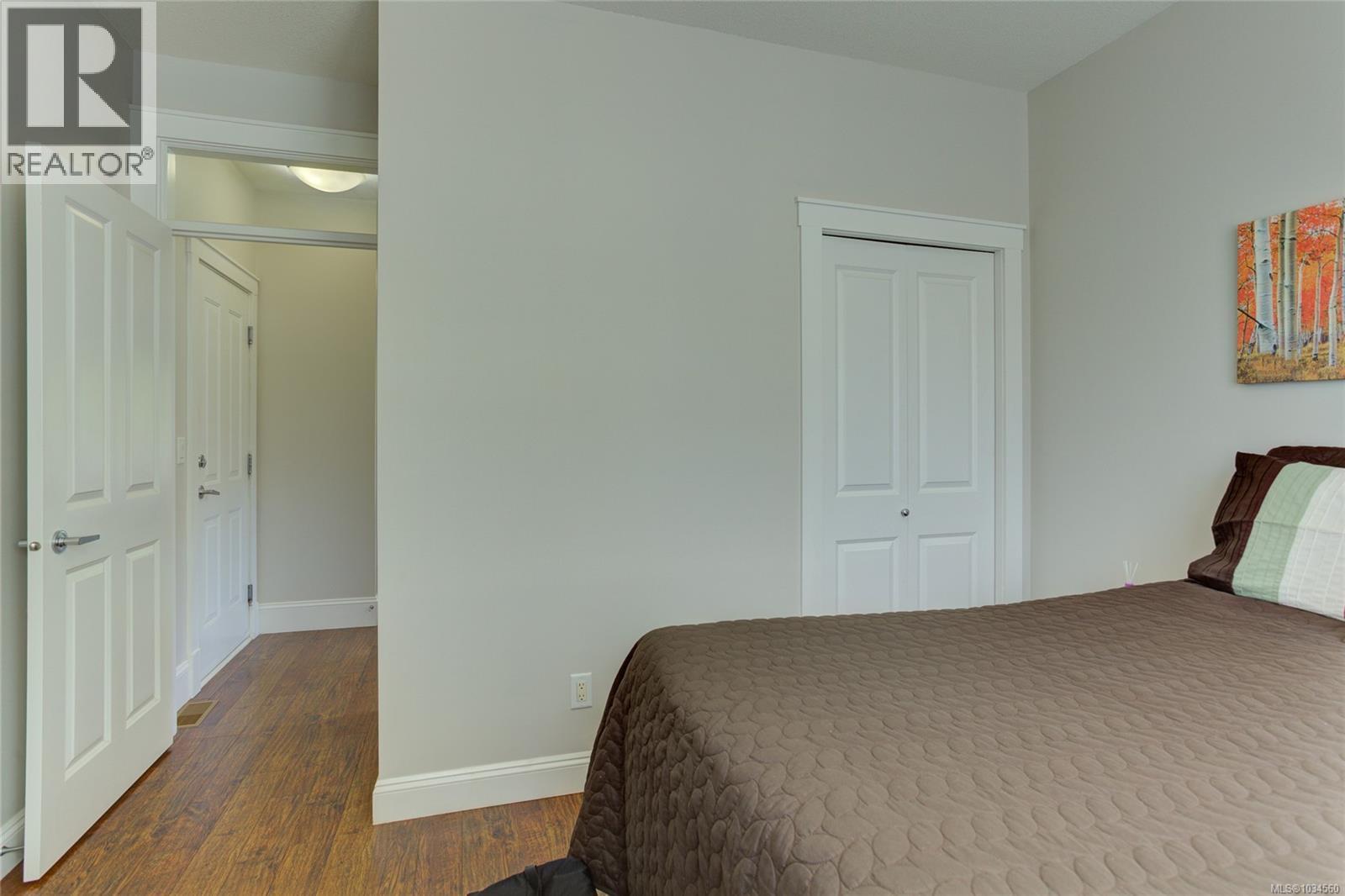 #6 3110 Cook St - 29