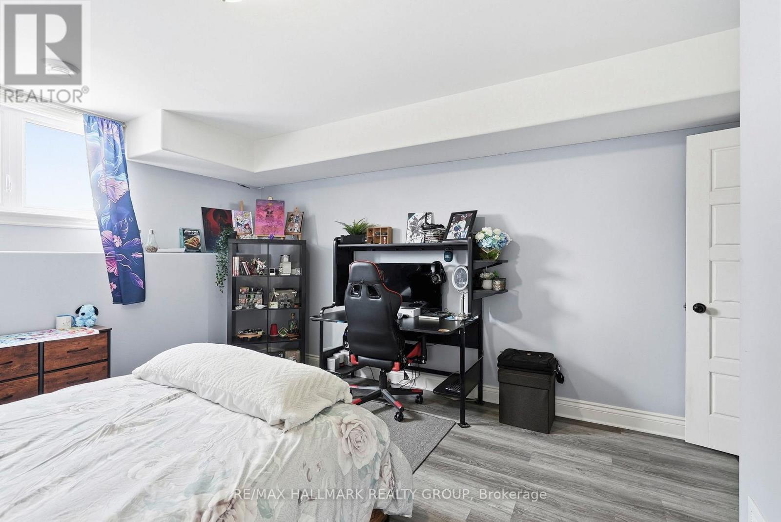 12 CEDAR STREET - Image 24