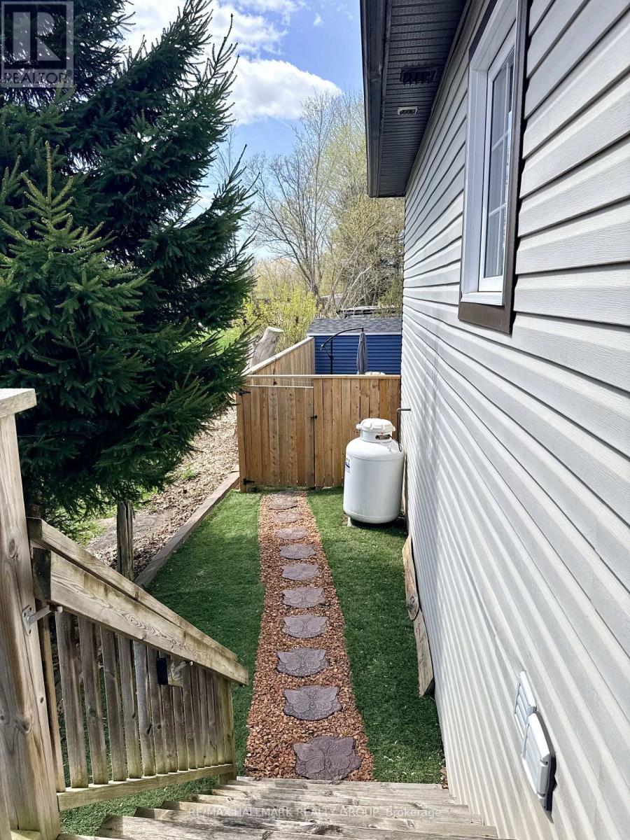 12 CEDAR STREET - Image 27