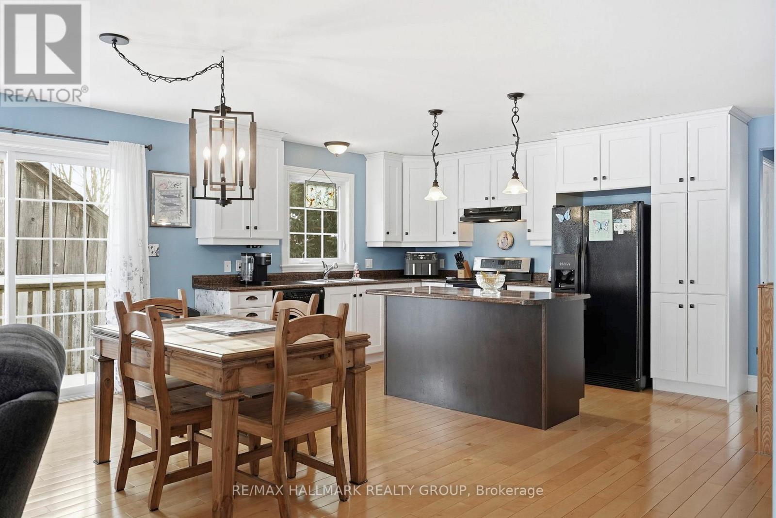 12 CEDAR STREET - Image 9