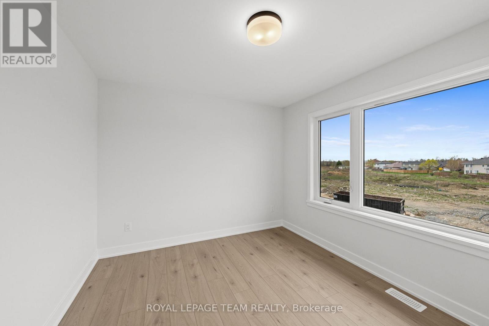 1169 MOORE STREET - 38