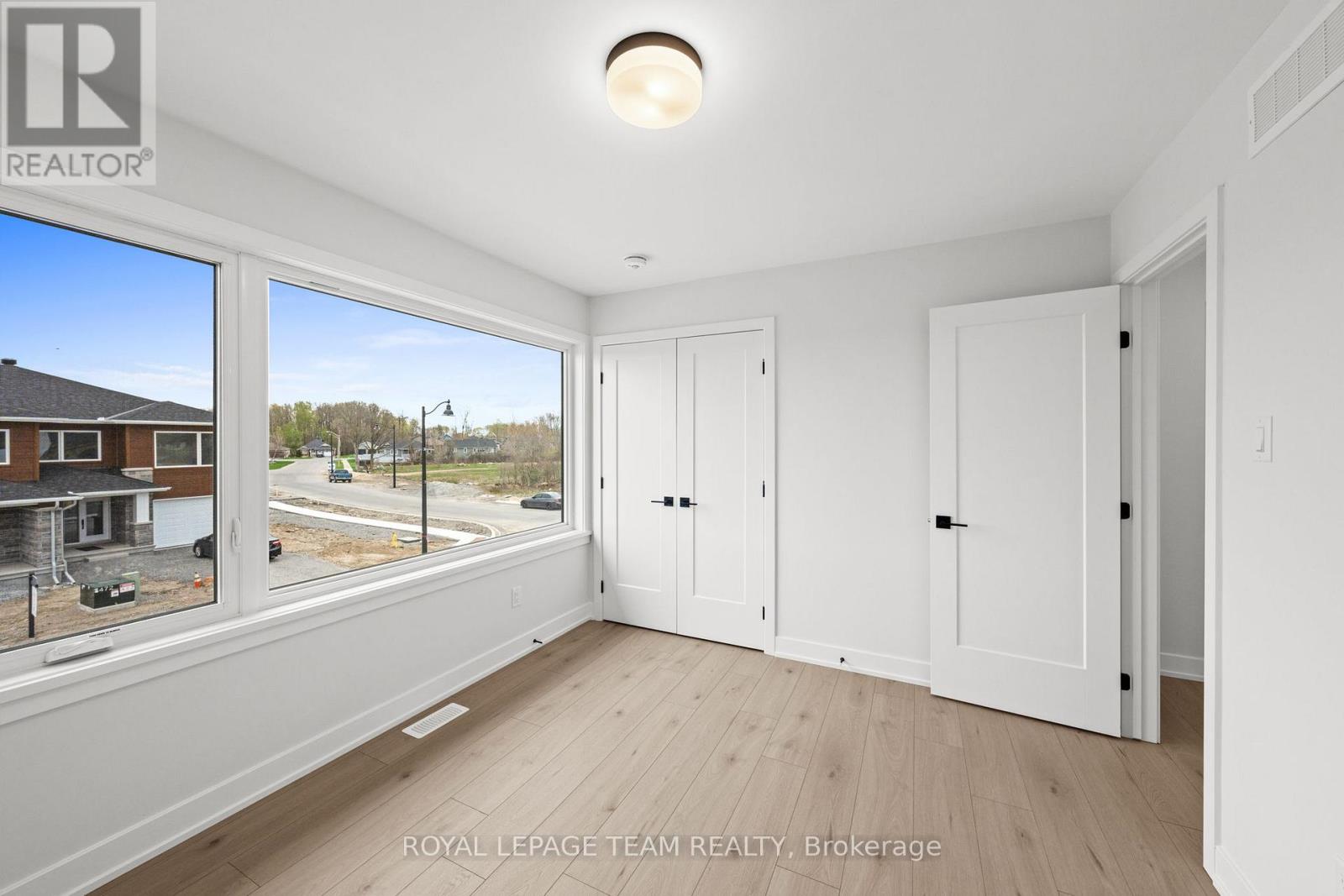 1169 MOORE STREET - 39