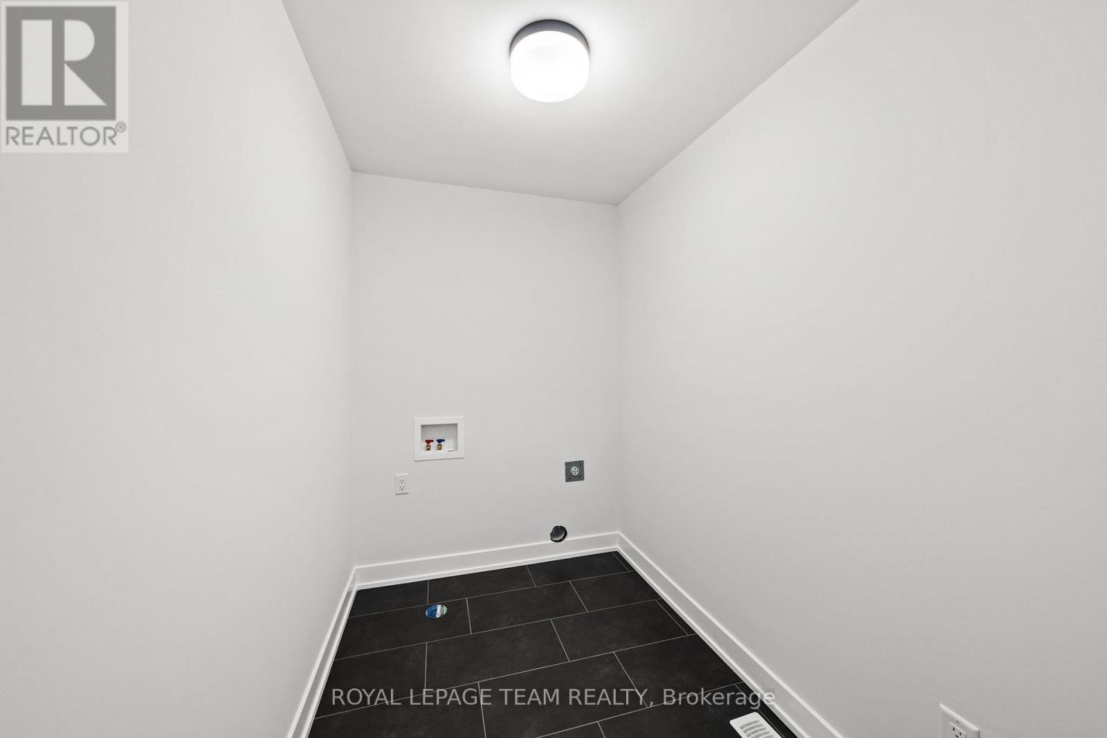 1169 MOORE STREET - 41