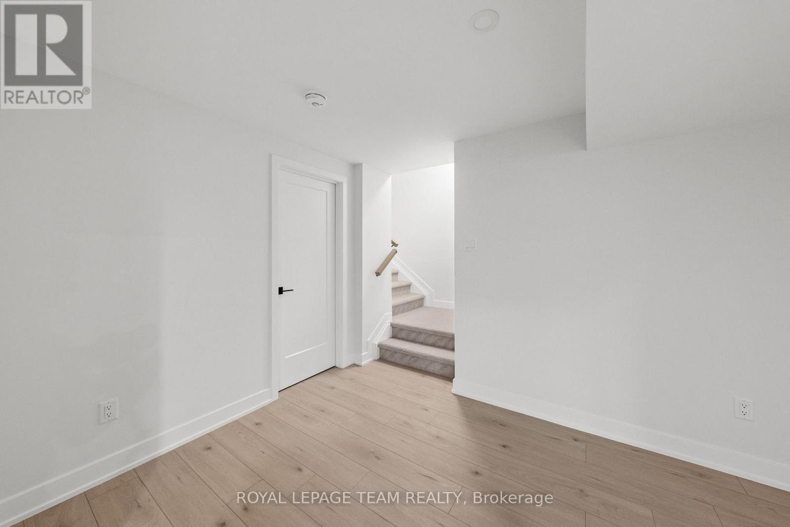 1169 MOORE STREET - 42