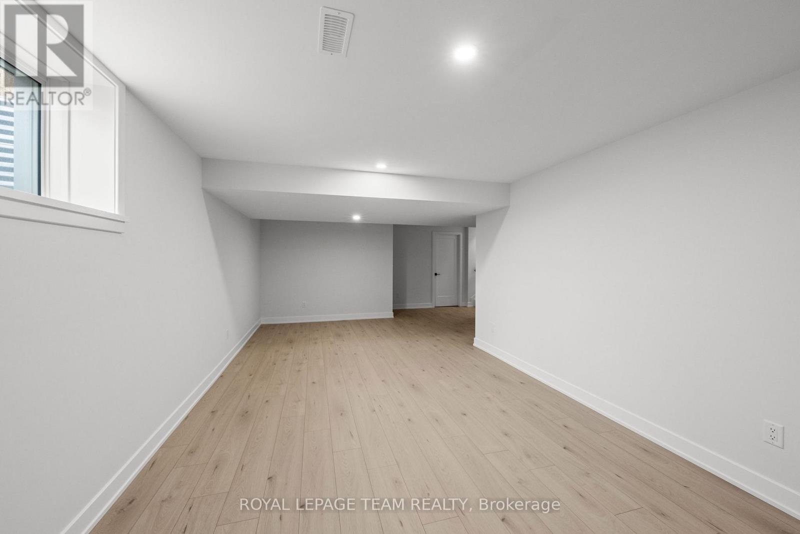 1169 MOORE STREET - 44