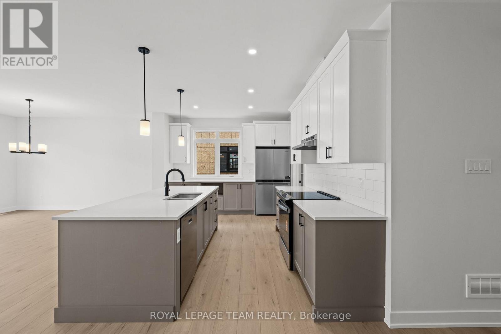 1169 MOORE STREET - 8