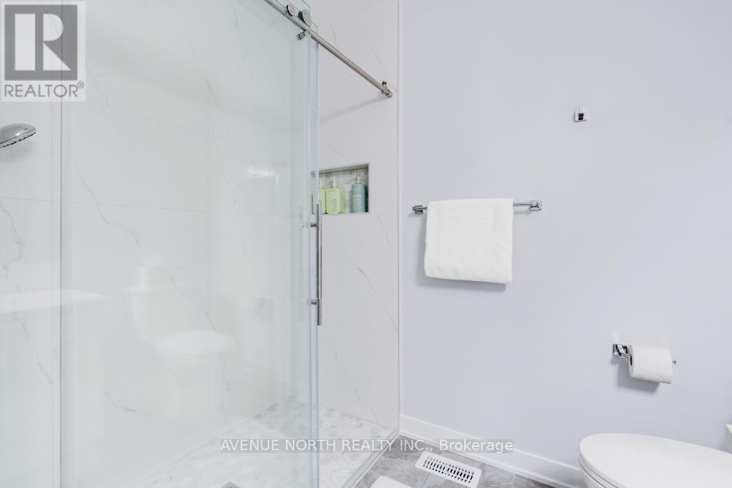 702 HYDRUS PRIVATE - 23