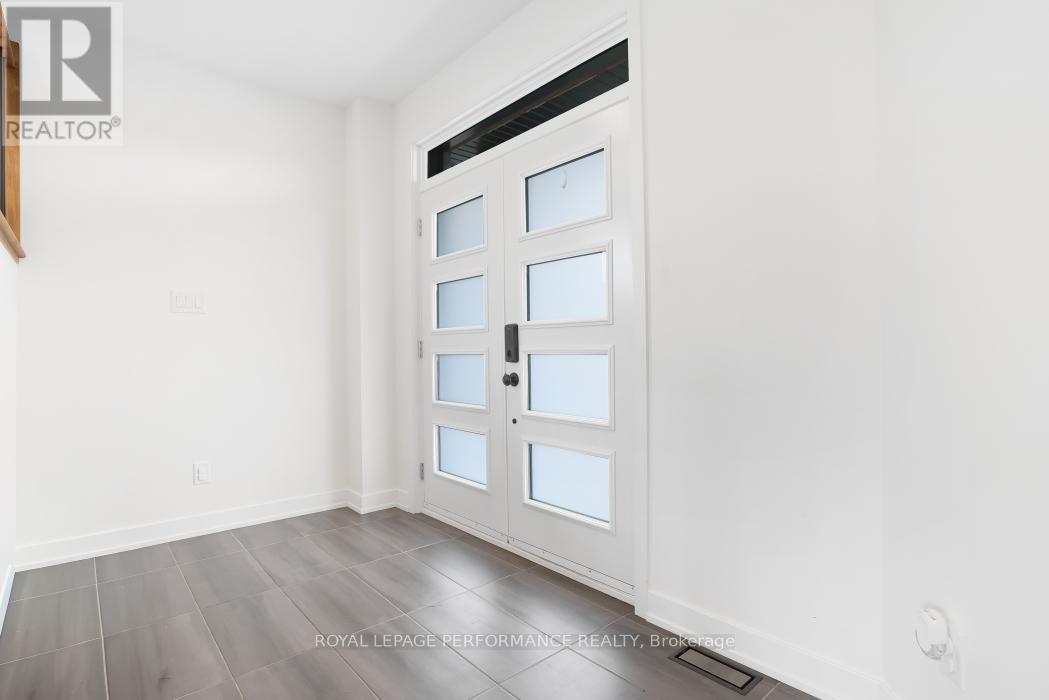 541 BARRAGE STREET - 4