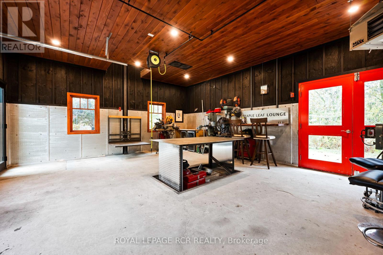 193398 AMARANTH EAST LUTHER TOWNLINE - 40