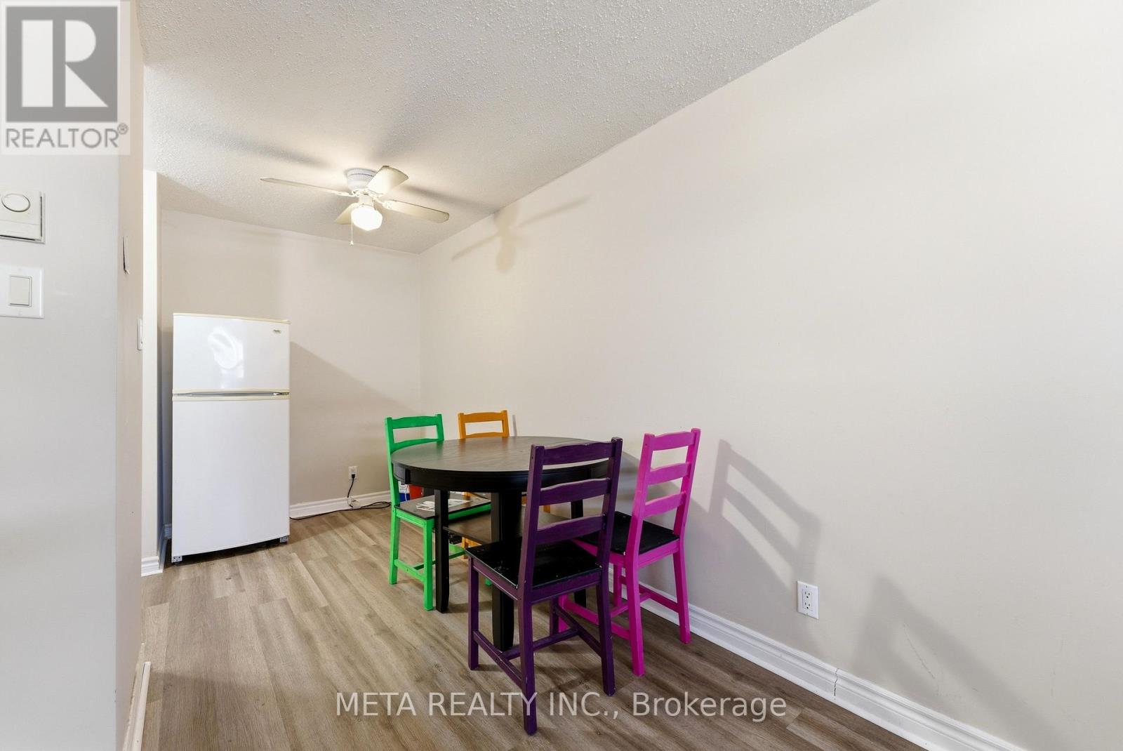 #103 25 COLLEGE STREET E - 11