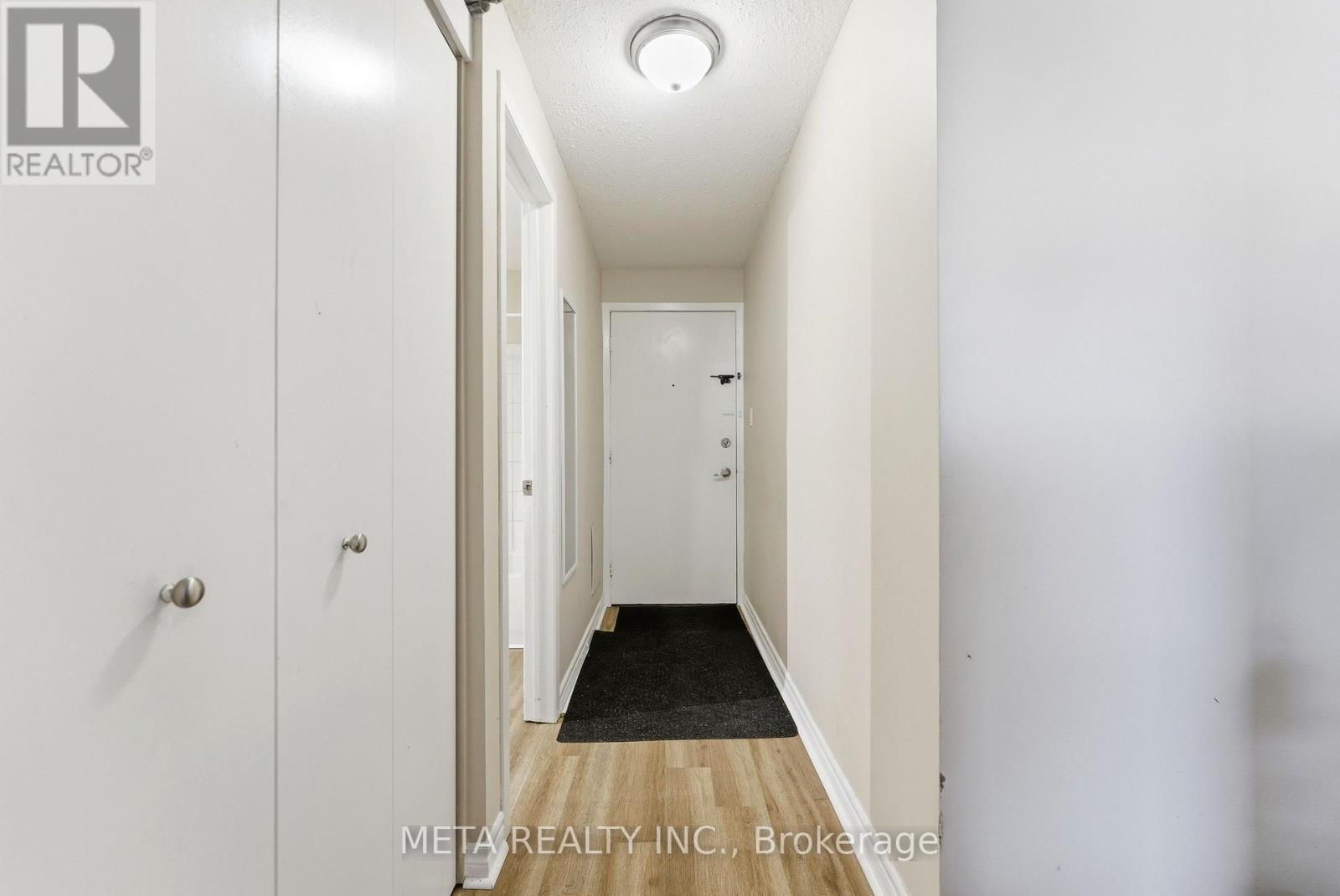 #103 25 COLLEGE STREET E - 14