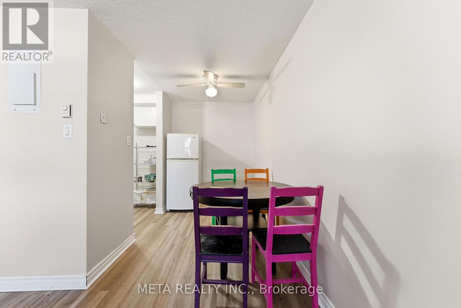 #103 25 COLLEGE STREET E - 6
