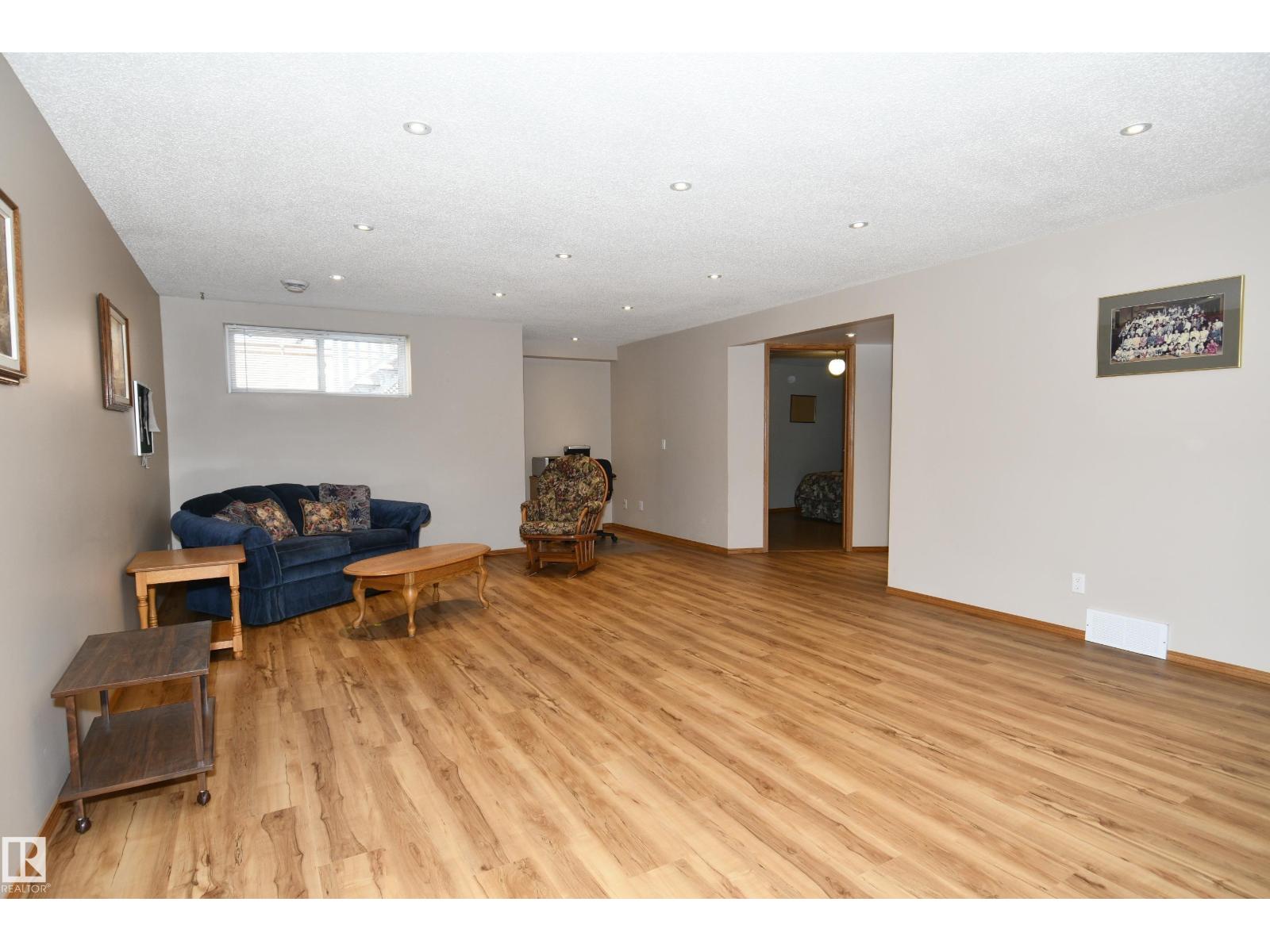 103 LAKESIDE PL, Leduc