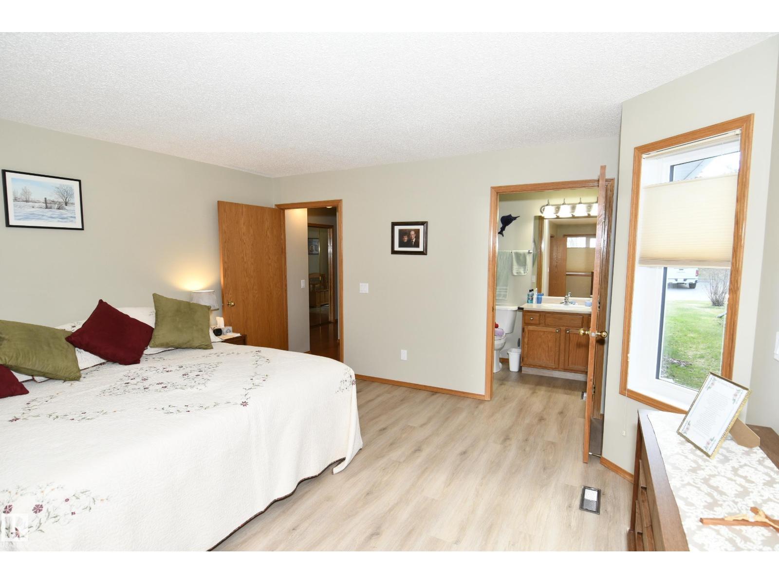 103 LAKESIDE PL, Leduc
