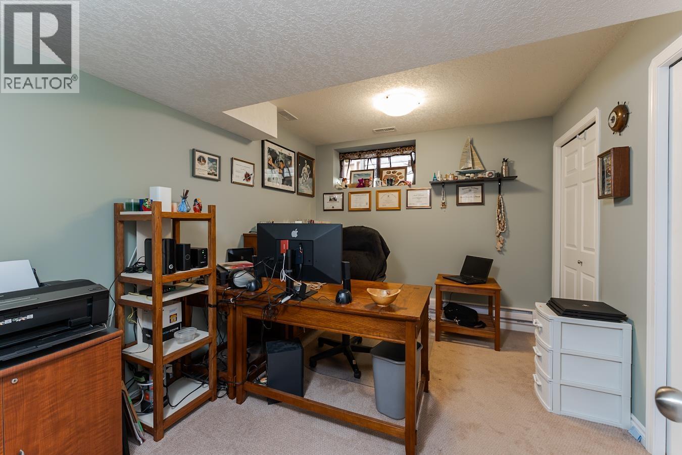 3022 CHRISTOPHER CRESCENT - 35