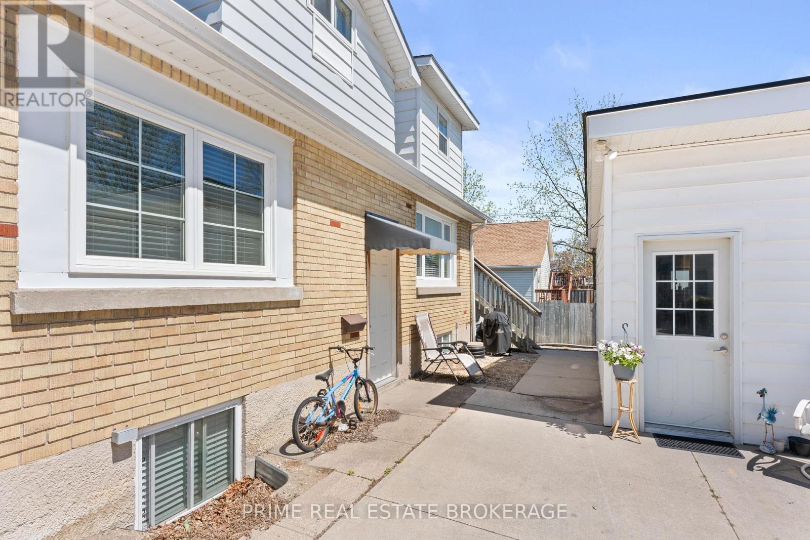 34 ONTARIO STREET S - 34