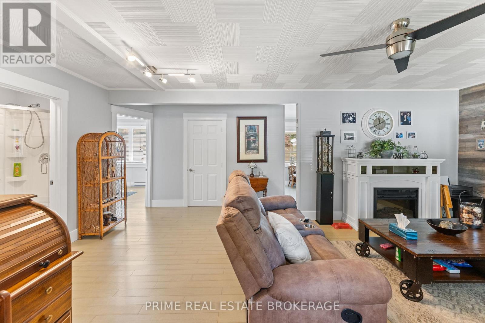 34 ONTARIO STREET S - 7
