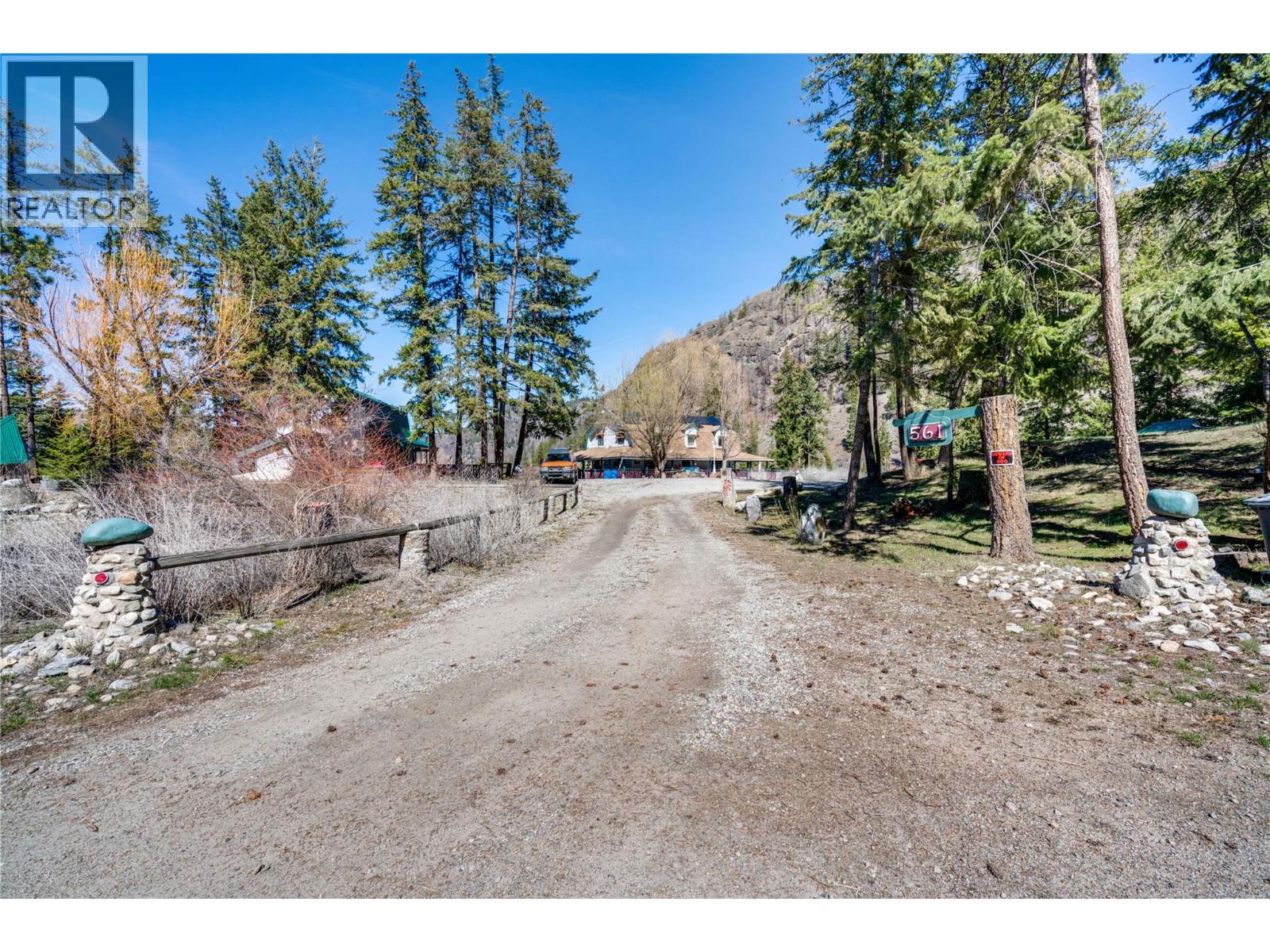 561 Grand Oro Road, Kaleden