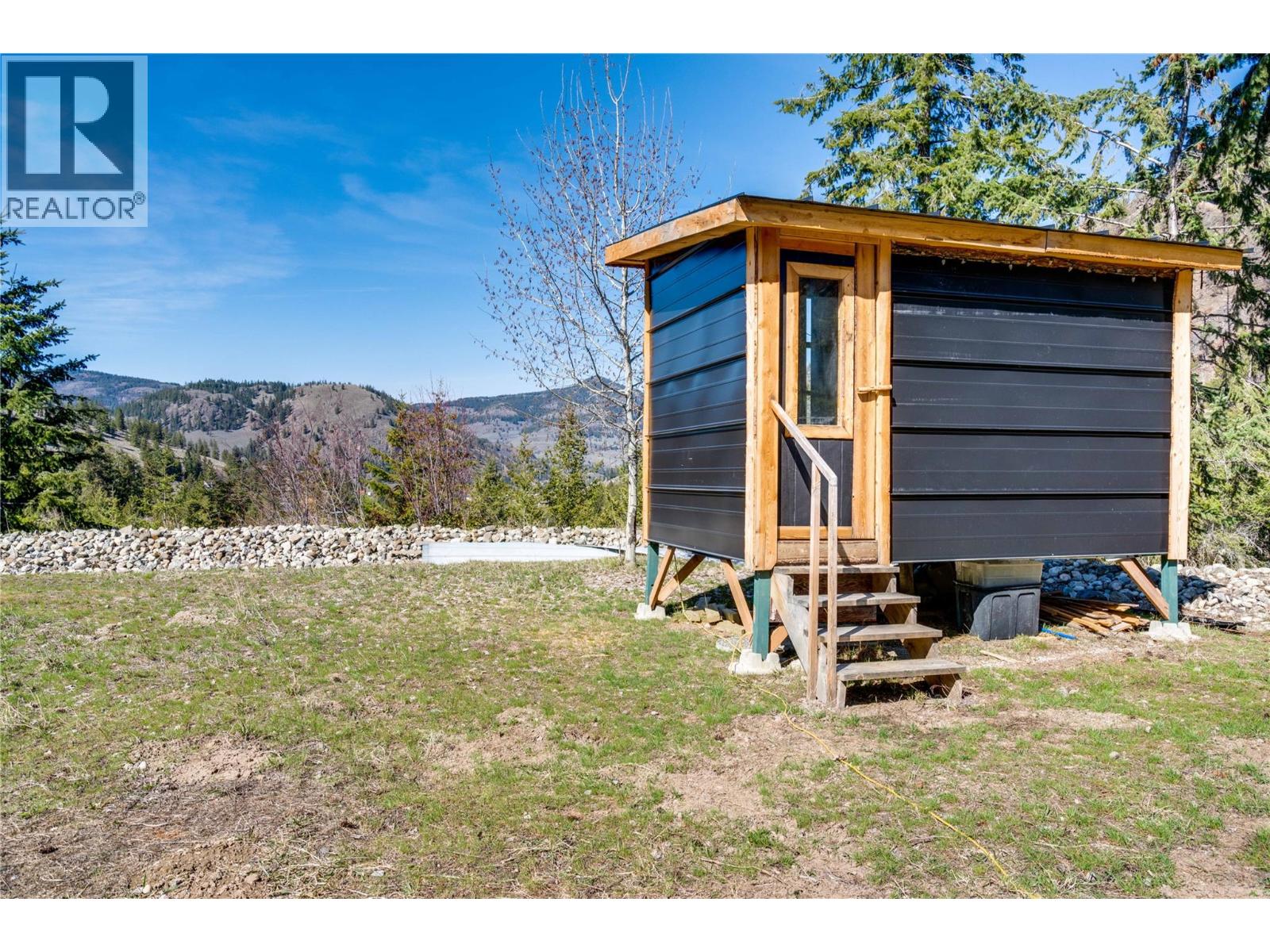 561 Grand Oro Road, Kaleden