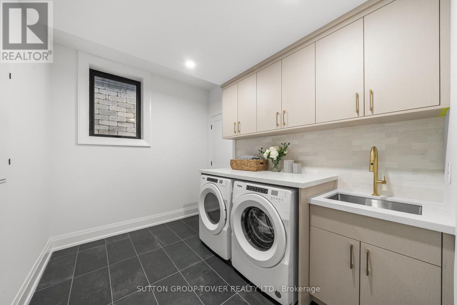 121 EDGECROFT ROAD - 40
