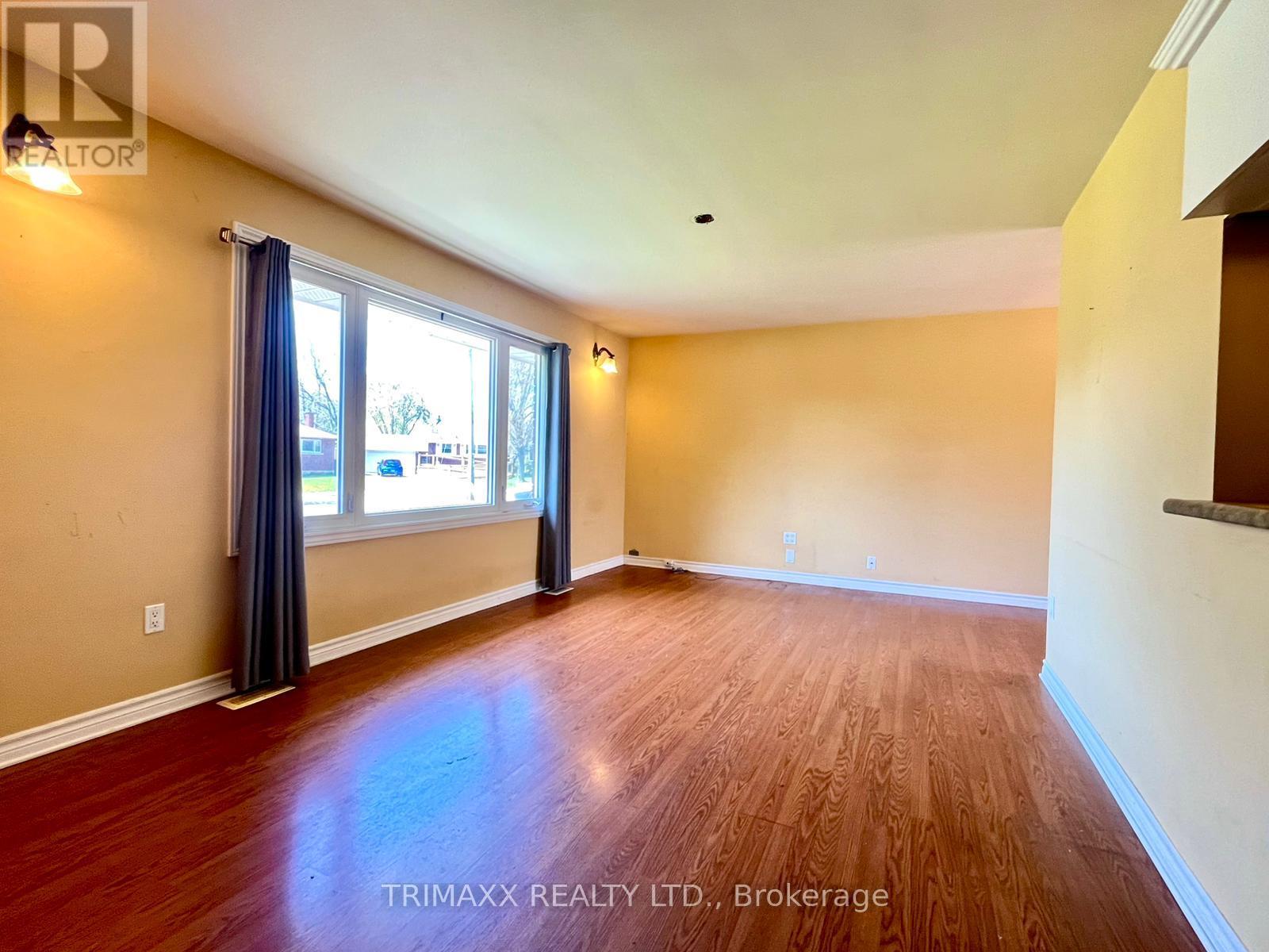 3316 MCLAREN CRESCENT - 10
