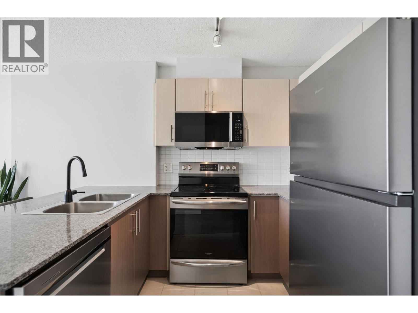 1 Bed, 1 Bath House for Sale in Vancouver – 2201 550 TAYLOR STREET, Vancouver - Image 17