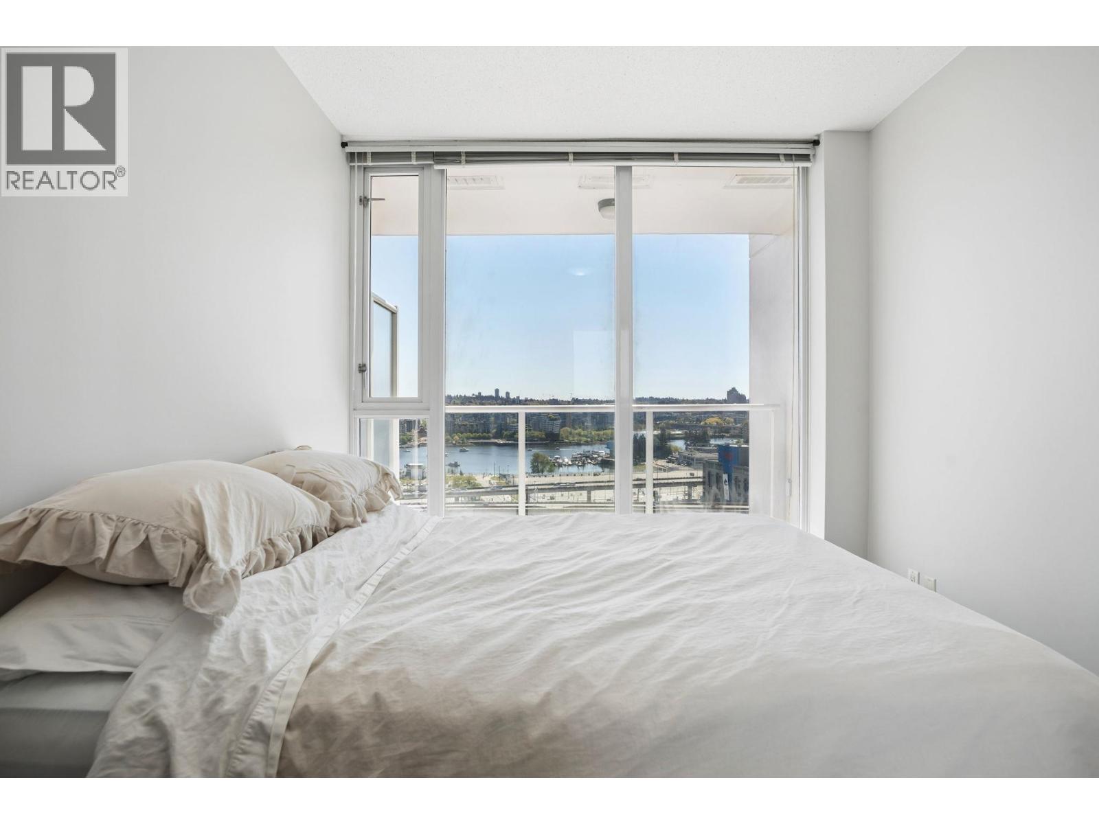 1 Bed, 1 Bath House for Sale in Vancouver – 2201 550 TAYLOR STREET, Vancouver - Image 16