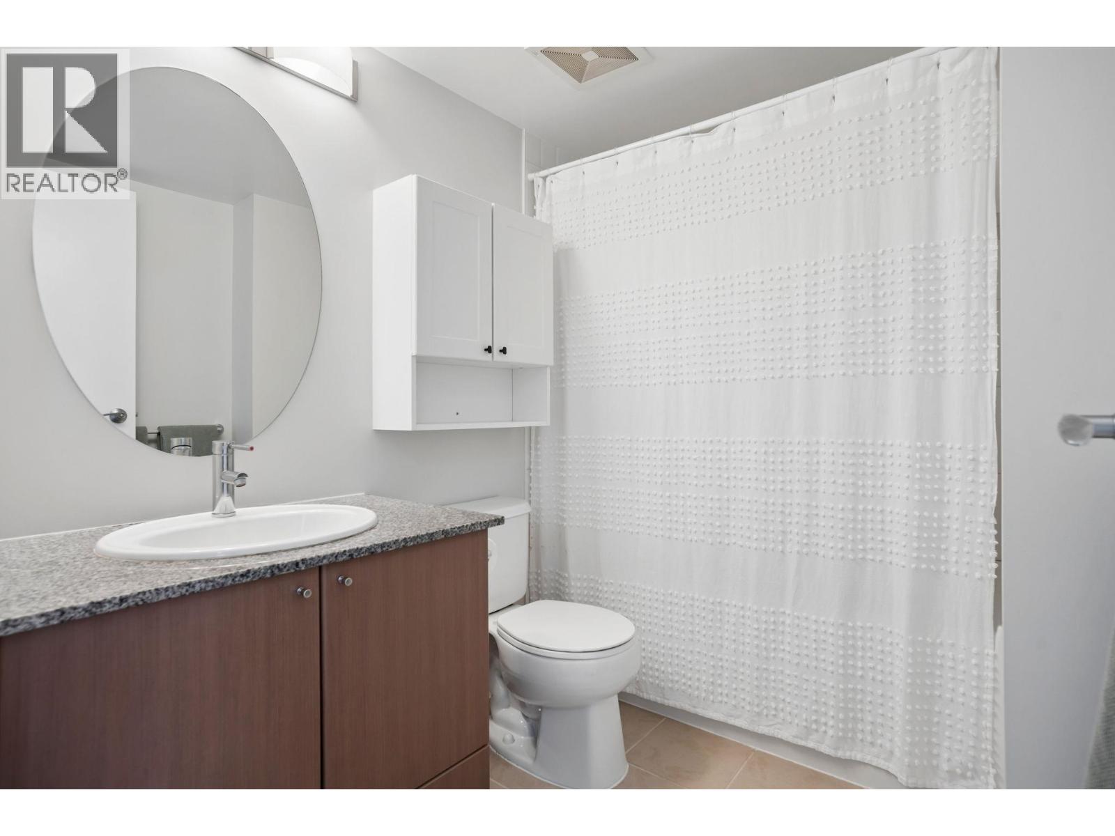 1 Bed, 1 Bath House for Sale in Vancouver – 2201 550 TAYLOR STREET, Vancouver - Image 4