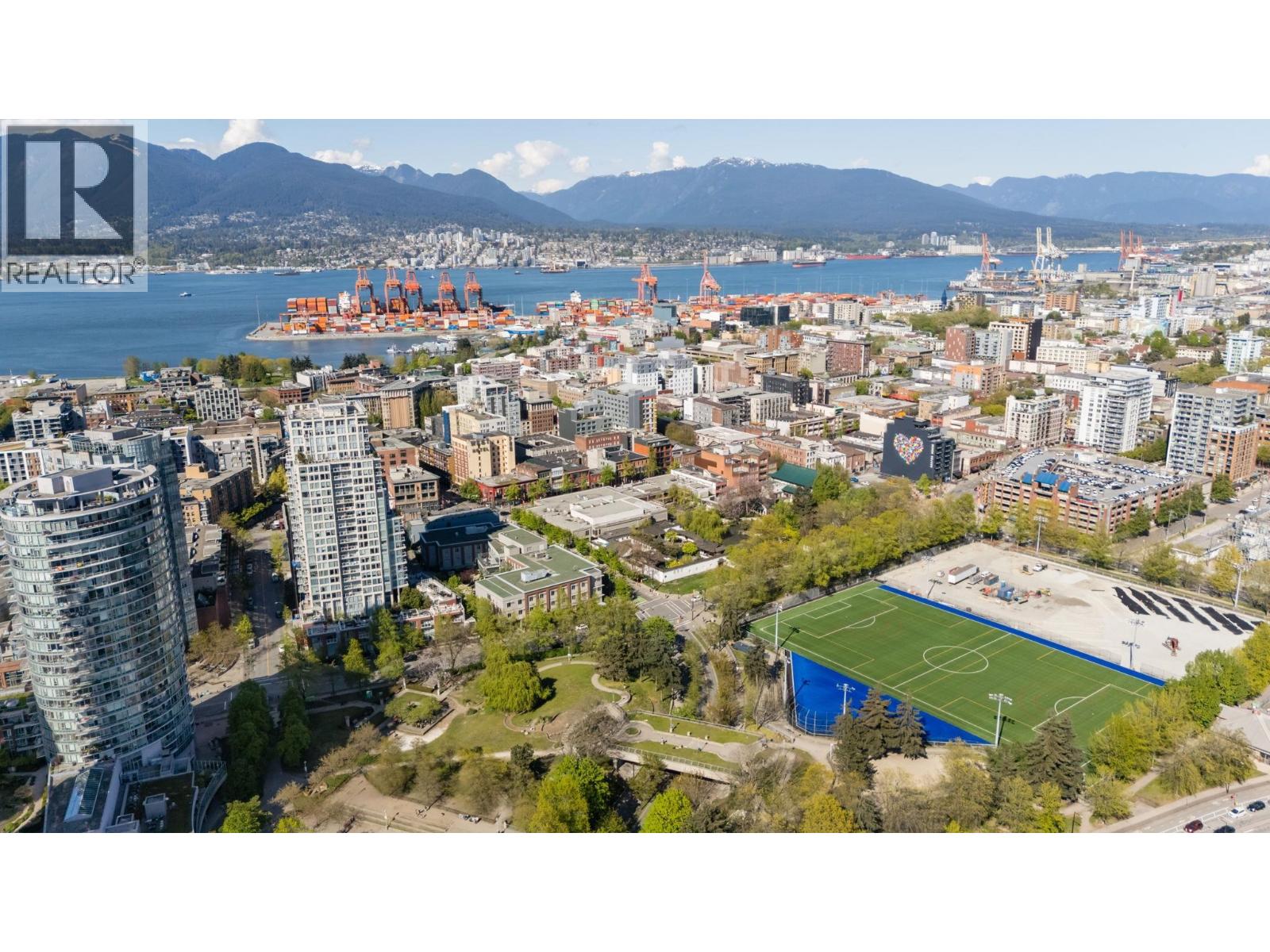 1 Bed, 1 Bath House for Sale in Vancouver – 2201 550 TAYLOR STREET, Vancouver - Image 11