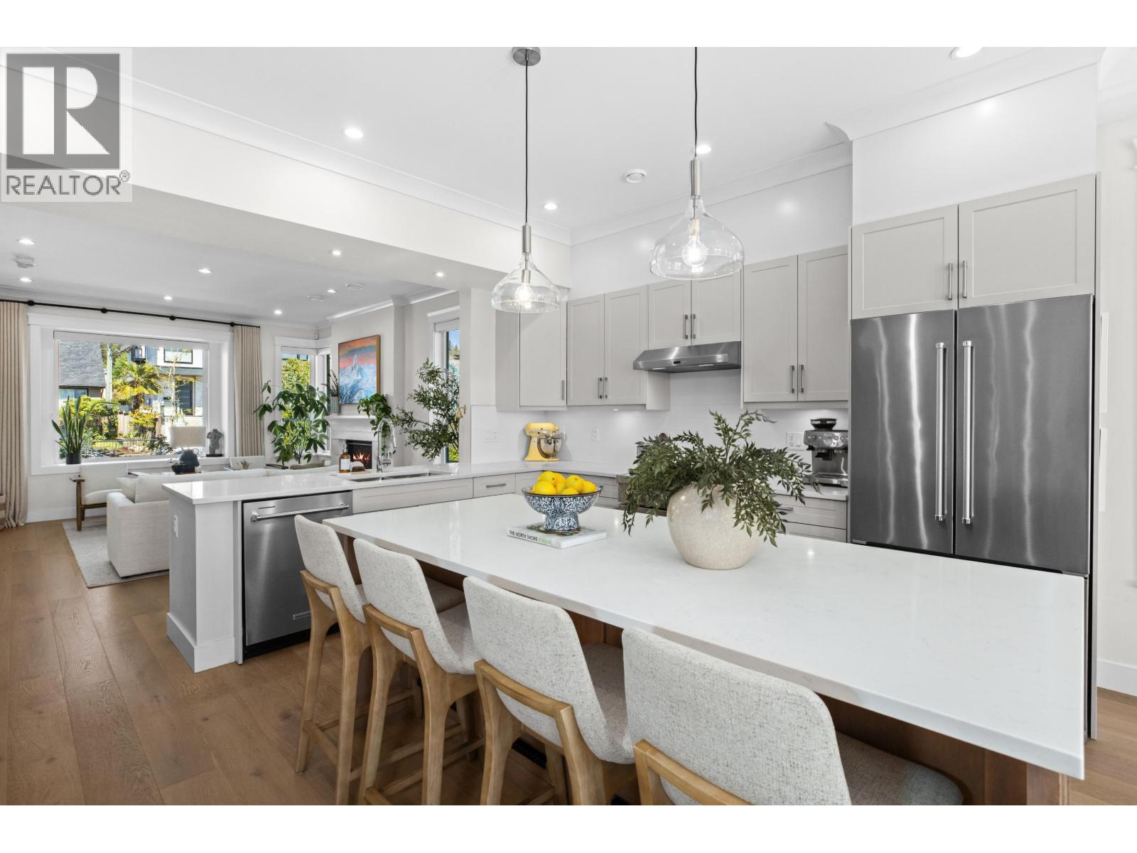 215 E 22ND STREET — photo 3
