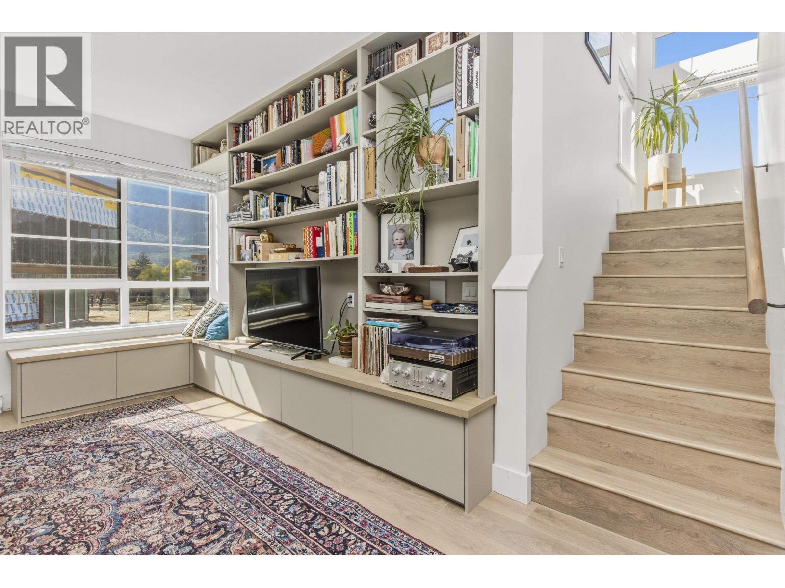 38015 HELM WAY, Squamish
