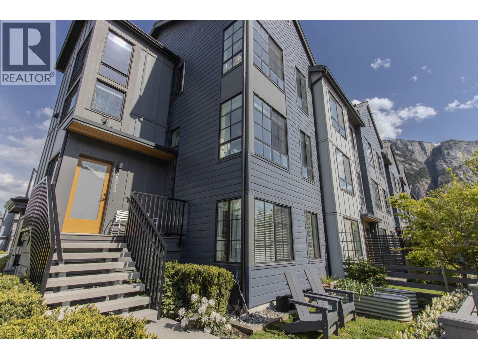 38015 HELM WAY, Squamish