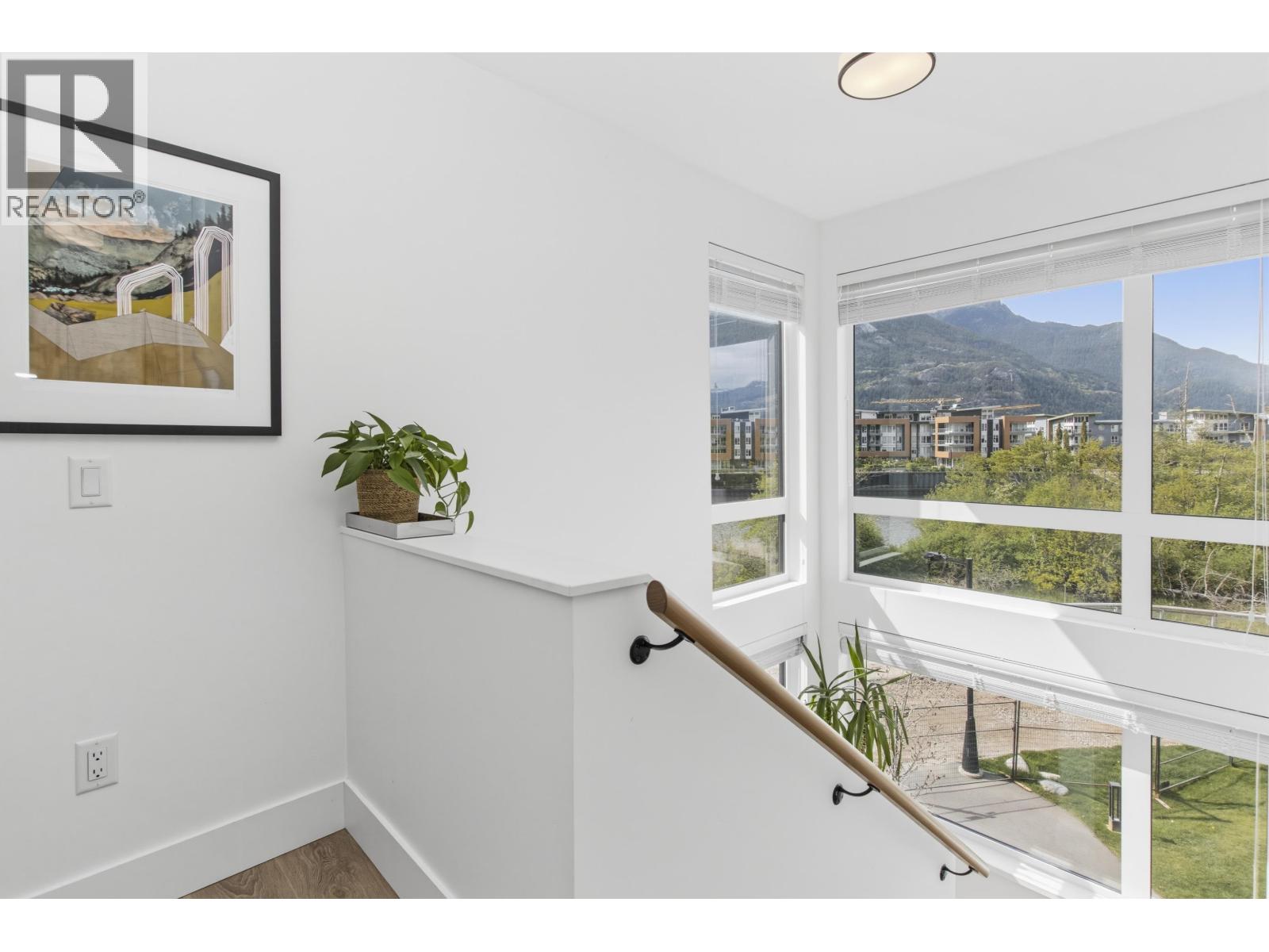 38015 HELM WAY, Squamish