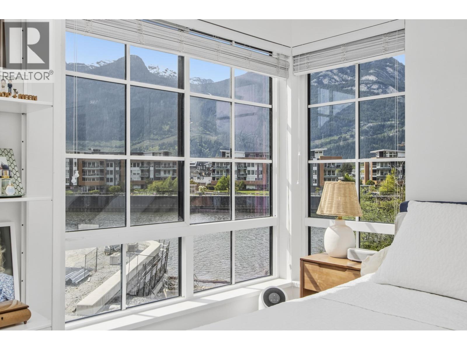 38015 HELM WAY, Squamish