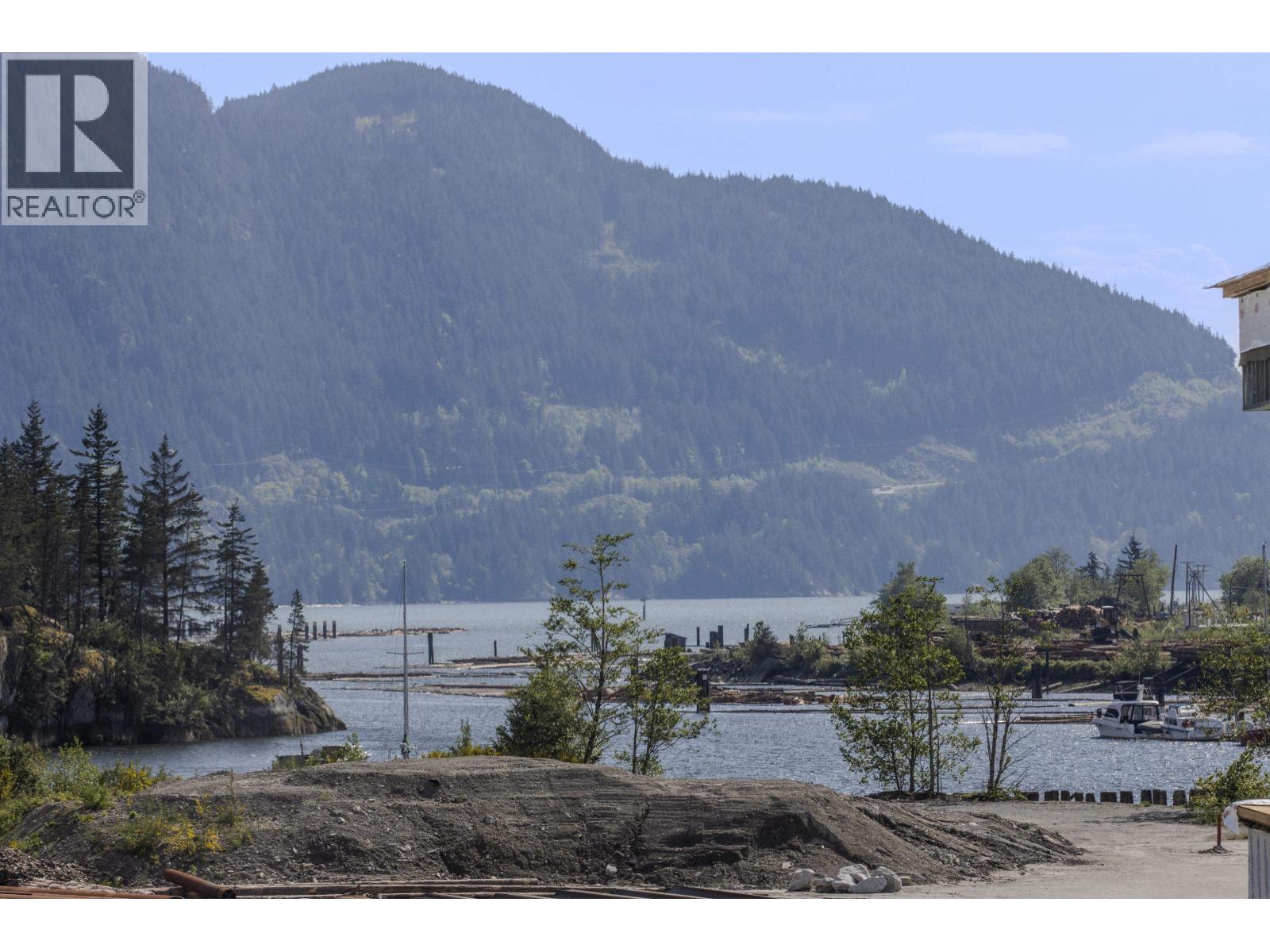 38015 HELM WAY, Squamish