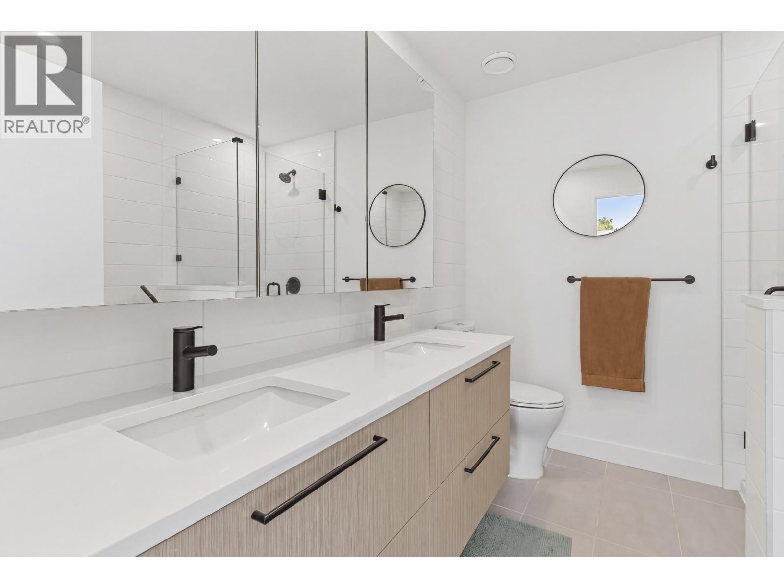 38015 HELM WAY, Squamish