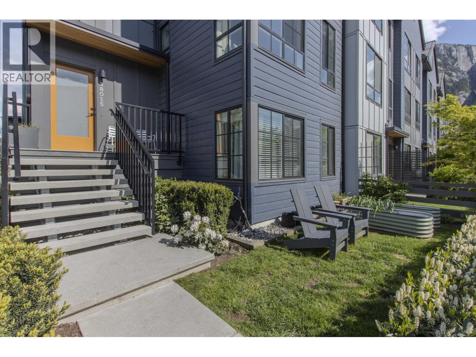 38015 HELM WAY, Squamish
