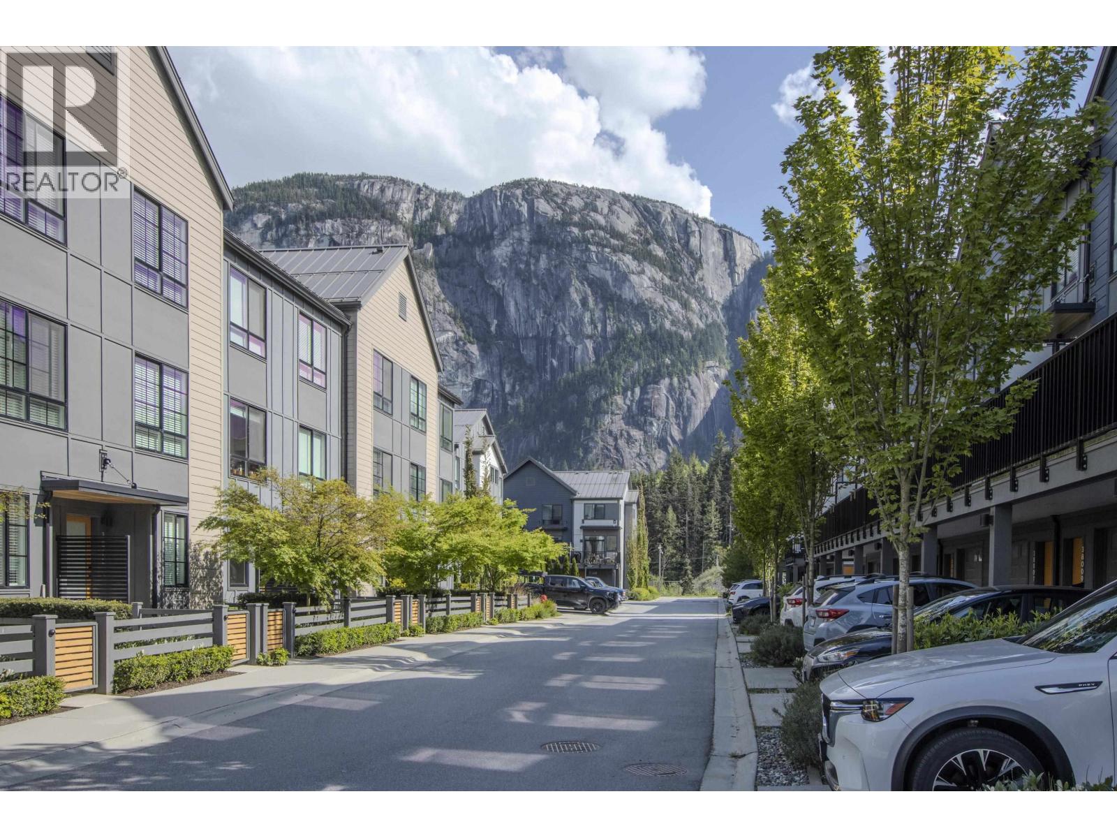 38015 HELM WAY, Squamish