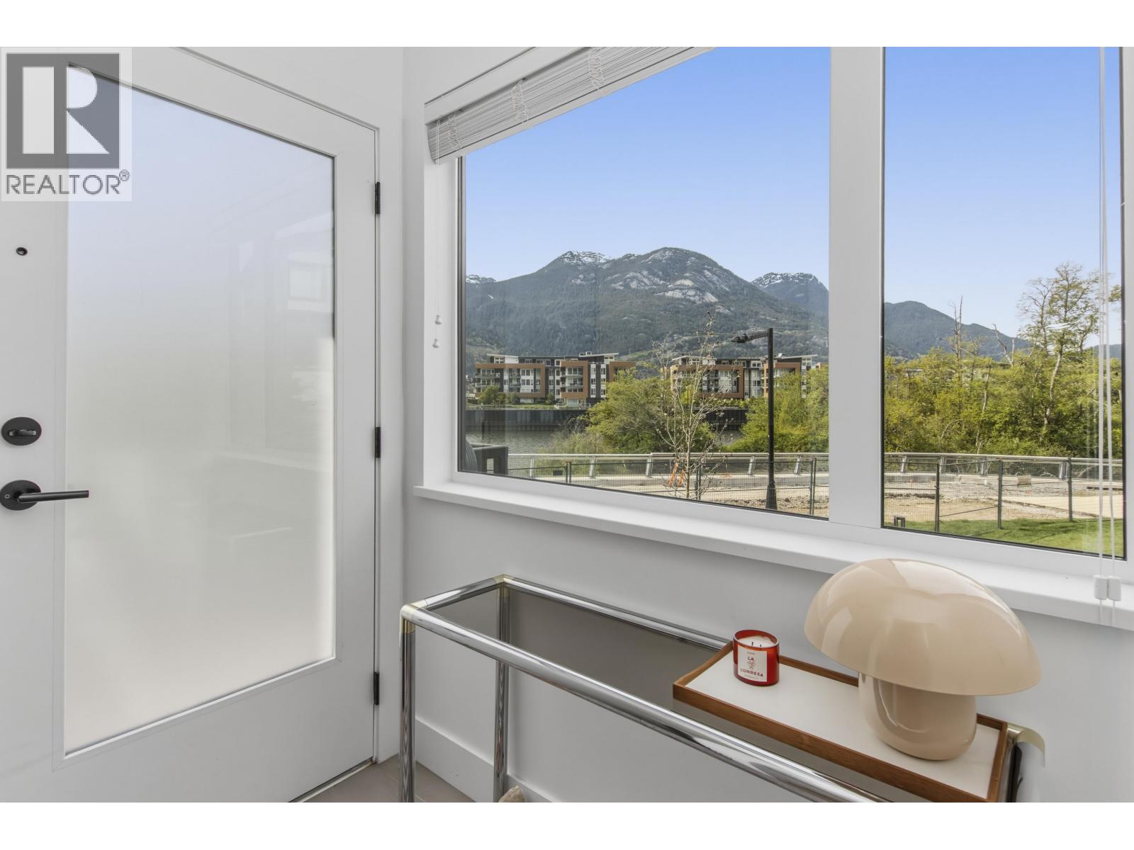 38015 HELM WAY, Squamish