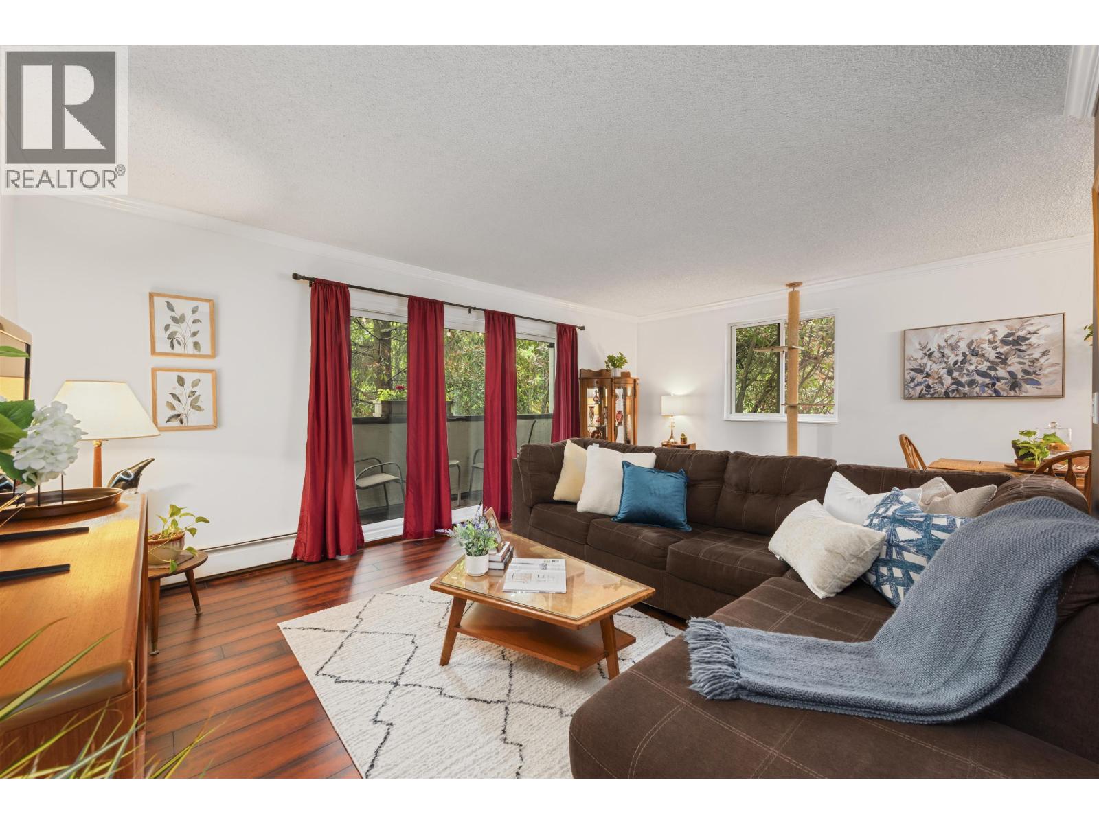 204 725 COMMERCIAL DRIVE