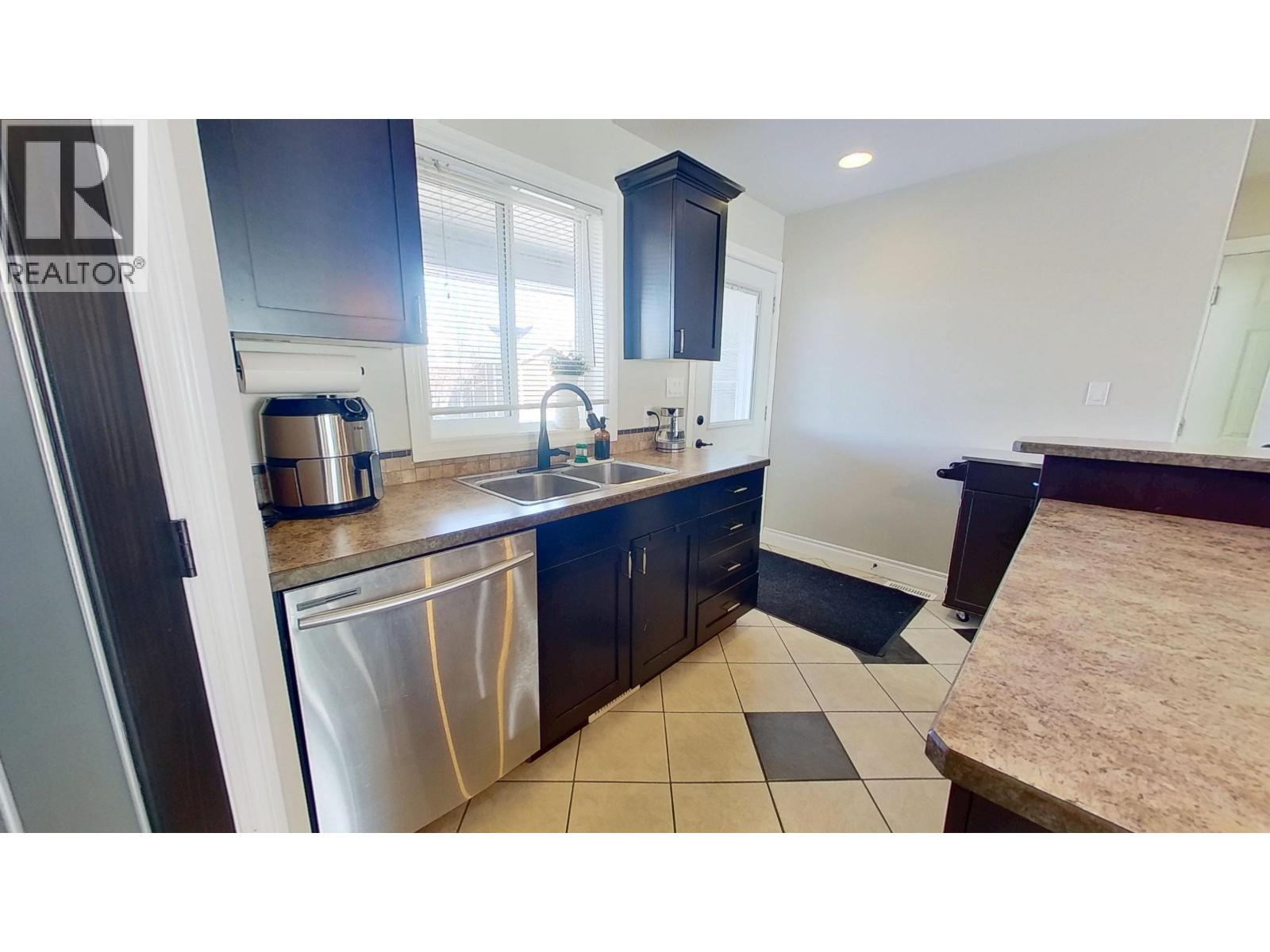 8308 86 AVENUE - 14