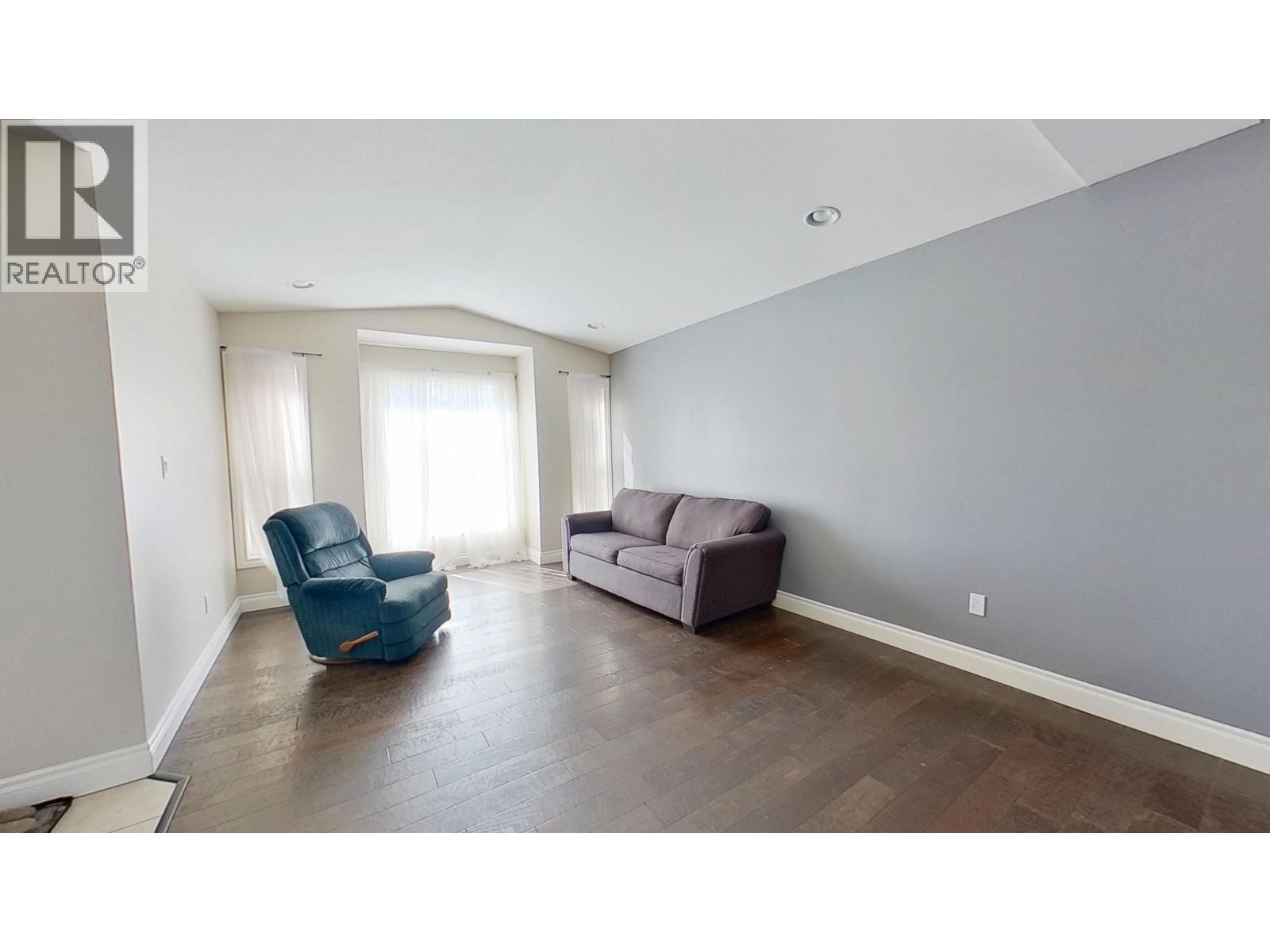 8308 86 AVENUE - 5