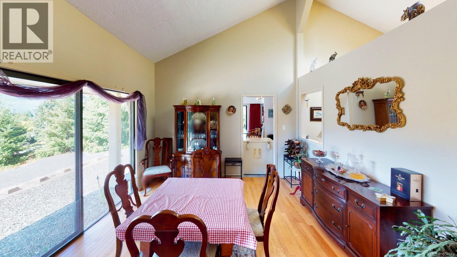 9871 Youbou Rd - 10